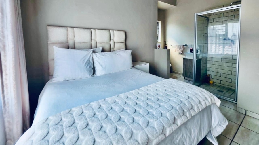 3 Bedroom Property for Sale in Waterkloof East North West